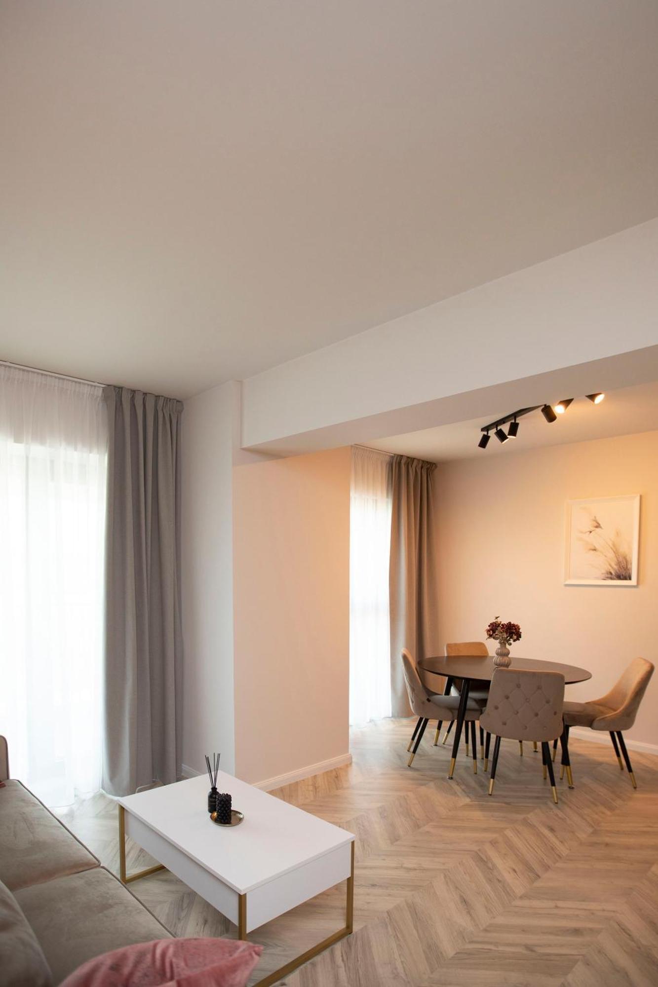 Boudoir 139 Apartments City Tower -18Th Floor Cluj-Napoca Luaran gambar